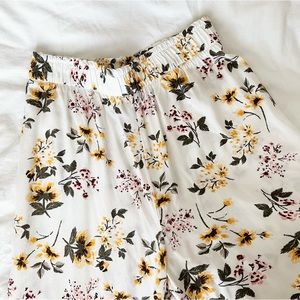 Flower 3/4 Wide Leg Pants